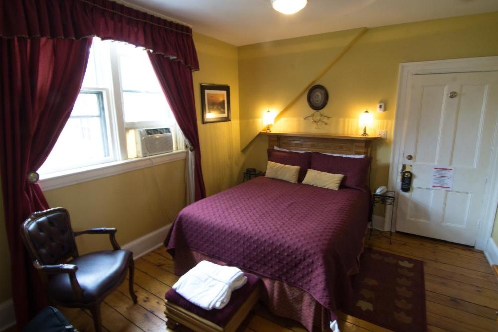 Queen Room - Second Floor