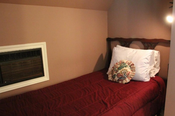 Shipwright Inn image 13